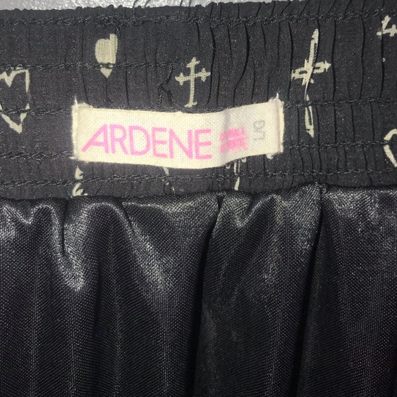 Hearts & crosses skirt - Picture 3 of 3